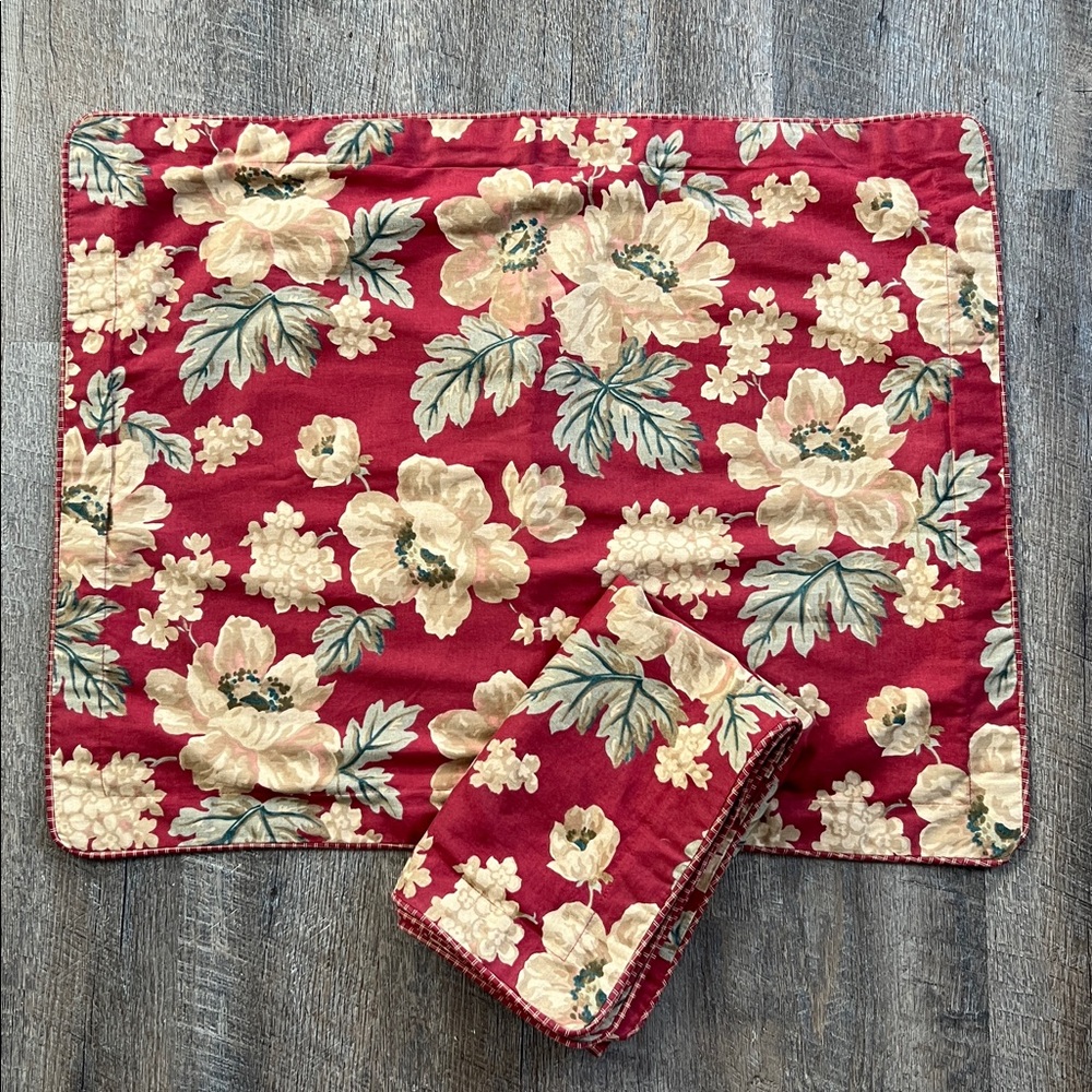 Ralph Lauren Chaps Pillow Shams (2) Elizabeth standard sham in a floral pattern - Picture 3 of 13